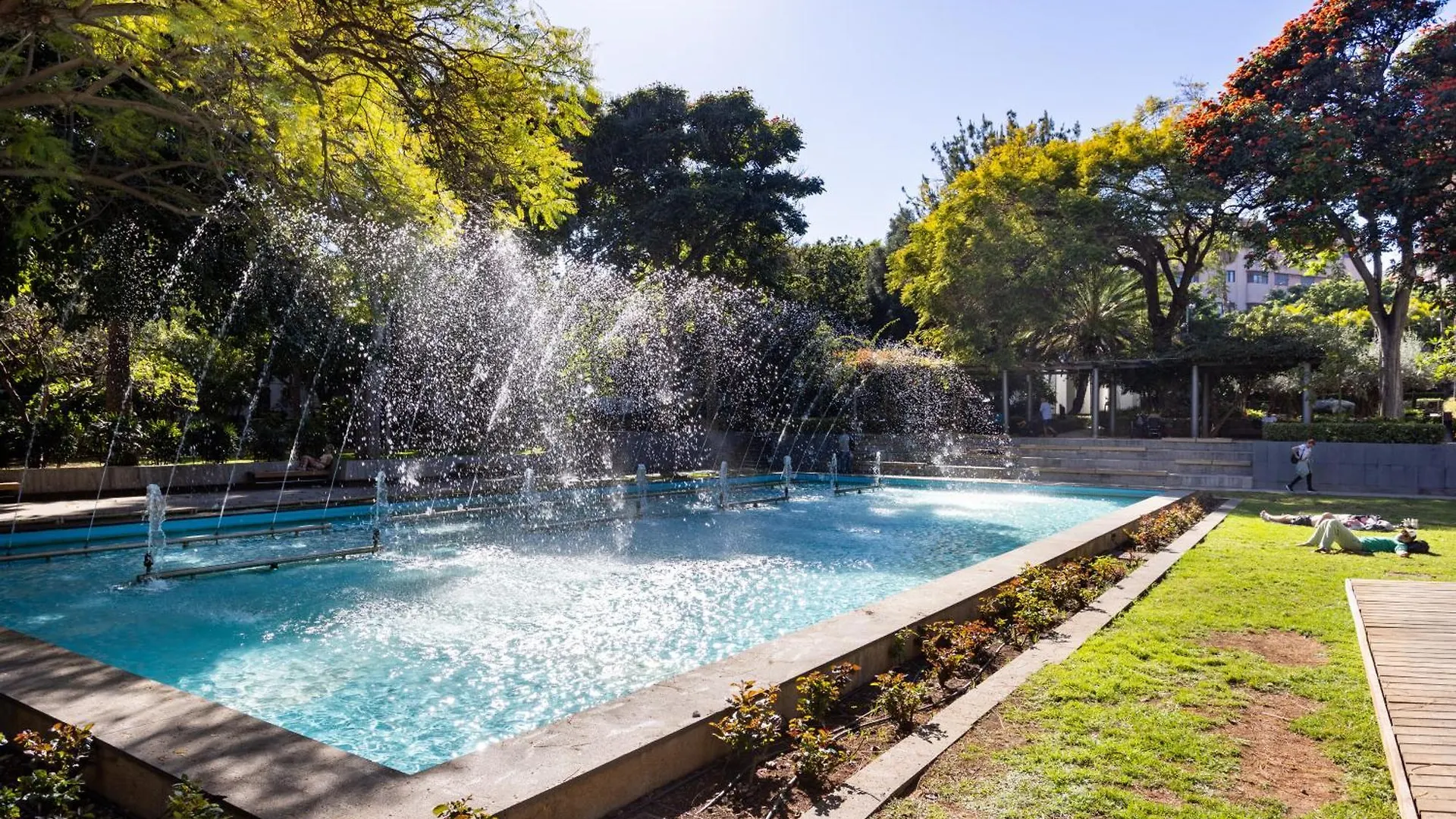 Home2Book Stylish & Luminous Apt Santa Cruz Center İspanya